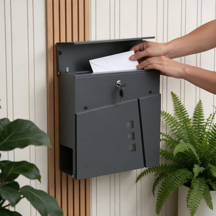 Wall Mounted Lockable Mailbox + Keys