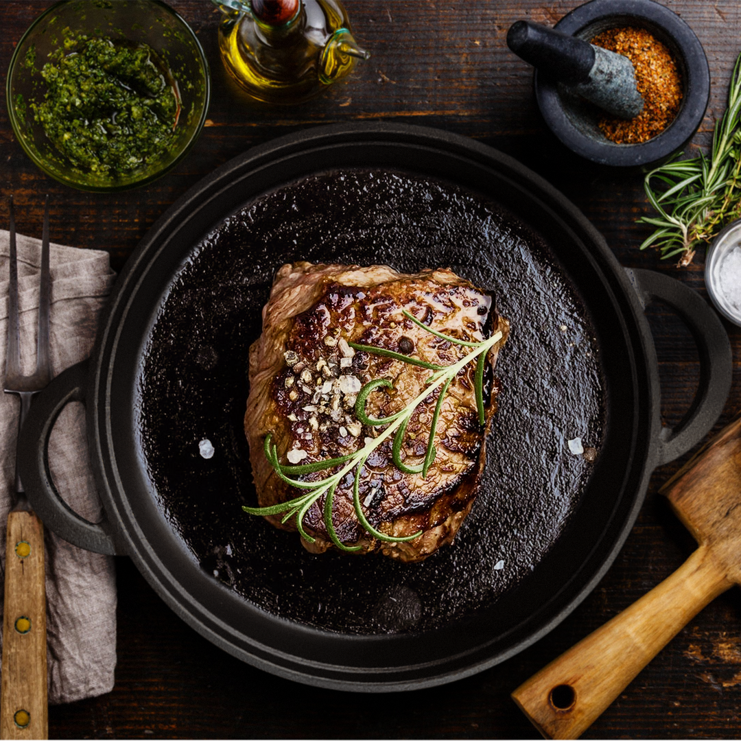 Cast Iron Frying Pot With Wood Board